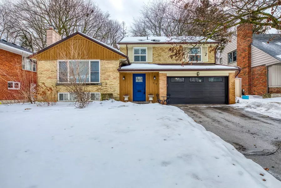 29 Pinehurst CRES, Toronto W08, ON M9A 3A4