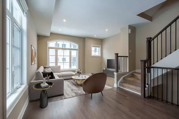 Mississauga, ON L5M 2R4,50 Lunar CRES