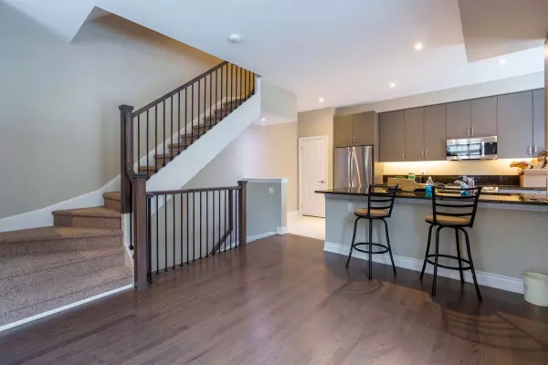 Mississauga, ON L5M 2R4,50 Lunar CRES