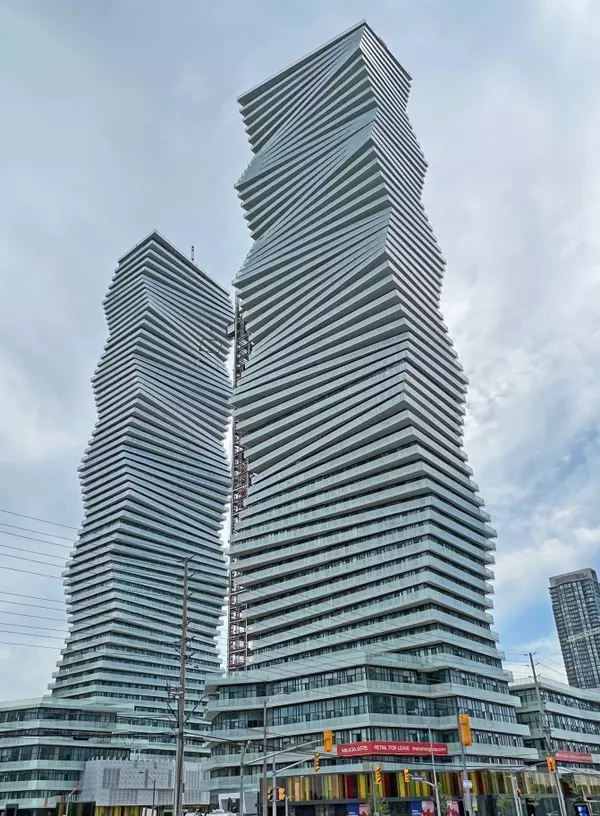 3900 Confederation Pkwy #1213, Mississauga, ON L5B 0M3