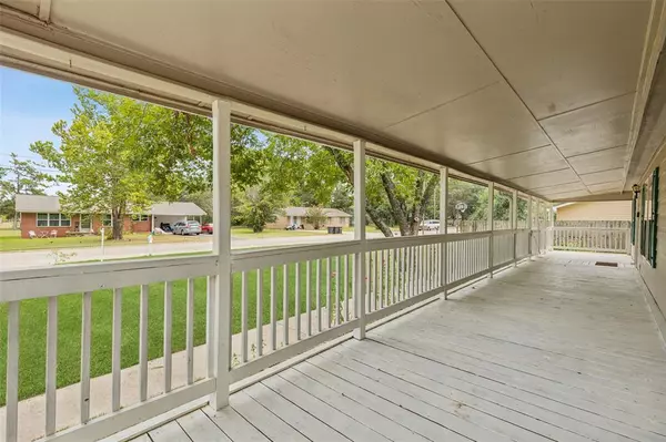 149 N Oak Street, Van, TX 75790