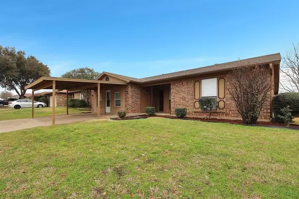 6632 Valley View Drive, Watauga, TX 76148