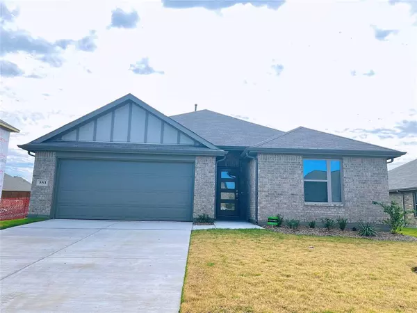 553 Meadow Run Drive, Van Alstyne, TX 75495