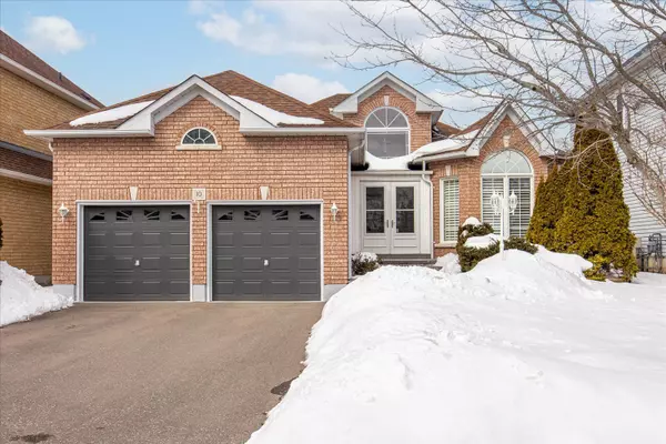 10 Sandford CRES,  Whitby,  ON L1R 2R7