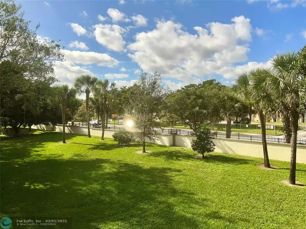 Coconut Creek, FL 33066,2603 Nassau Bnd  #G2