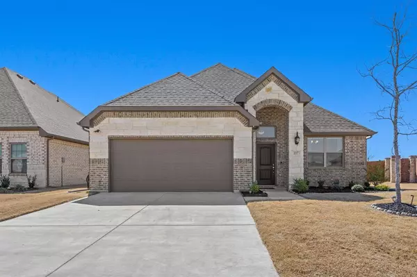 117 Deacon Drive, Red Oak, TX 75154