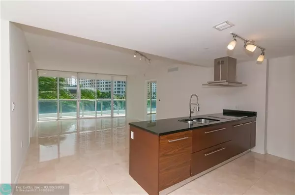 Miami, FL 33131,465 Brickell Ave  #Bay 419