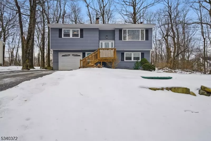 10 Juniper Rd, Vernon Twp., NJ 07422