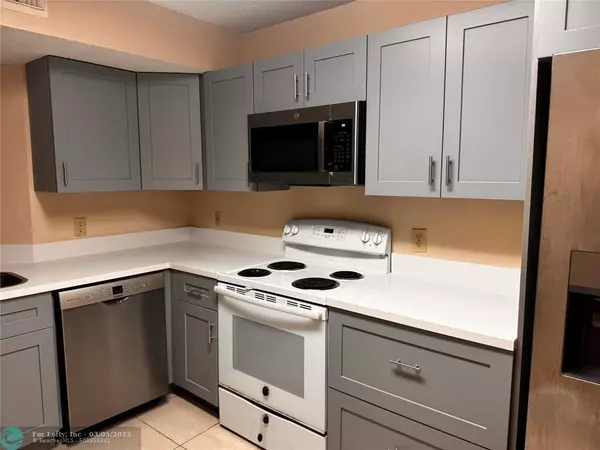 Coral Springs, FL 33067,8701 Wiles Rd  #203