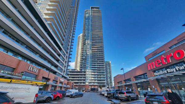 10 Park Lawn RD #404, Toronto W06, ON M8V 0H9