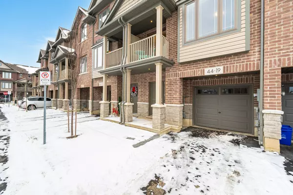 Hamilton, ON L8J 0M7,19 Picardy DR #44