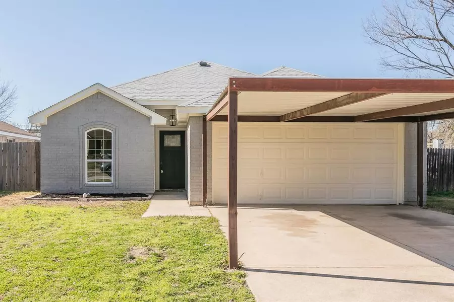 3233 Rita Lane, Haltom City, TX 76117