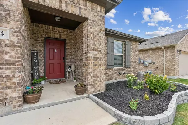 2404 Briarhurst Court, Denton, TX 76207