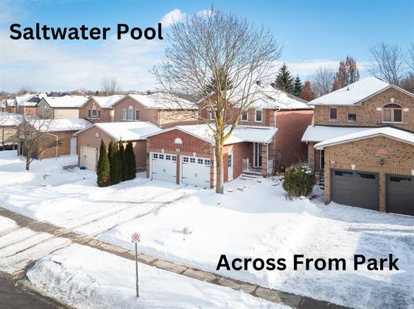 690 College Manor DR, Newmarket, ON L3Y 8M1