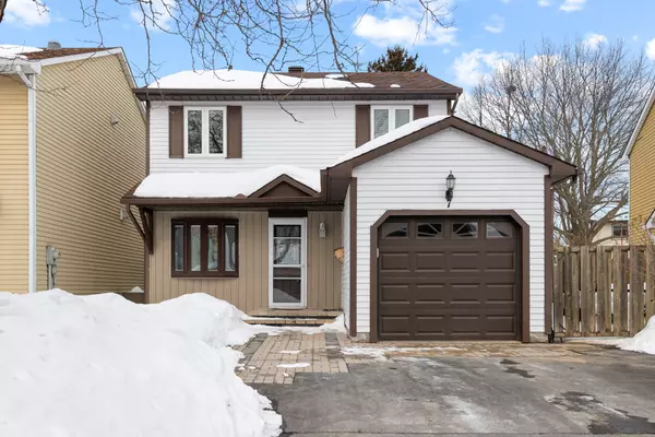 7 Rickey PL, Kanata, ON K2L 2E2