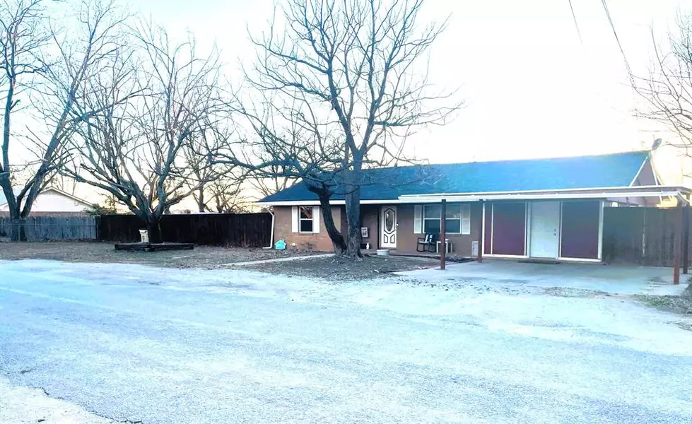 310 Cedar Street, Bangs, TX 76823