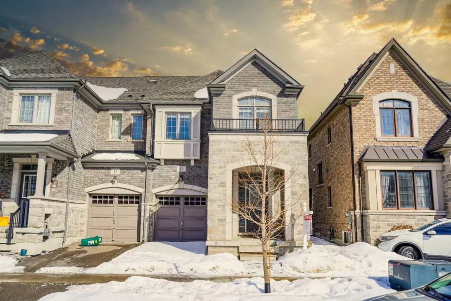 13 Collier CRES, Markham, ON L6E 0T2