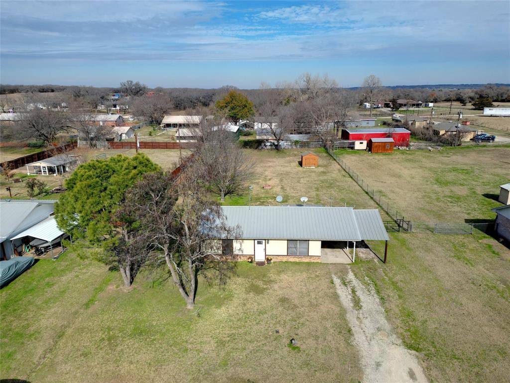 1305 Hutchins Lane, Reno, TX 76082