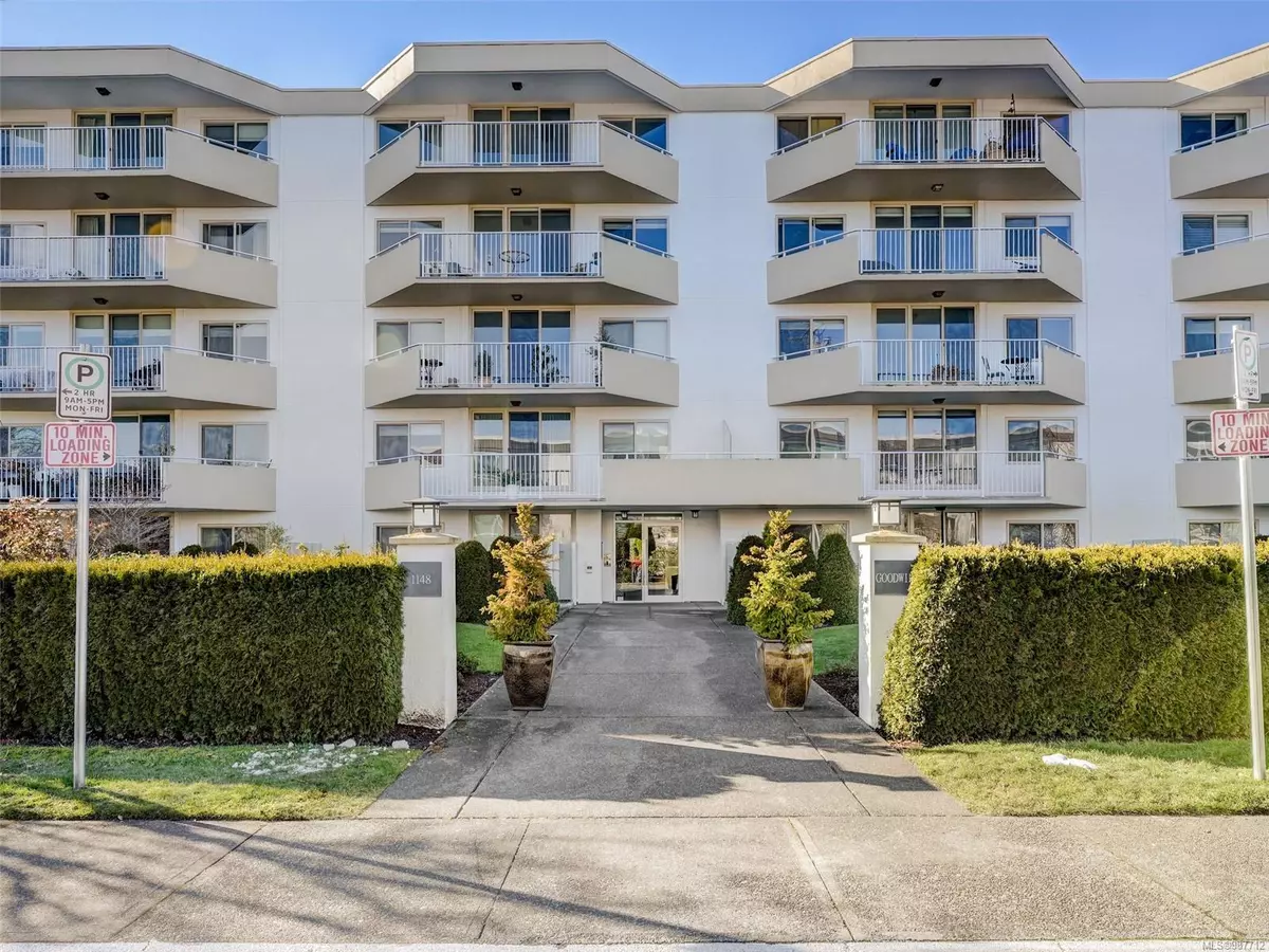 Oak Bay, BC V8S 5H2,1148 Goodwin St #303