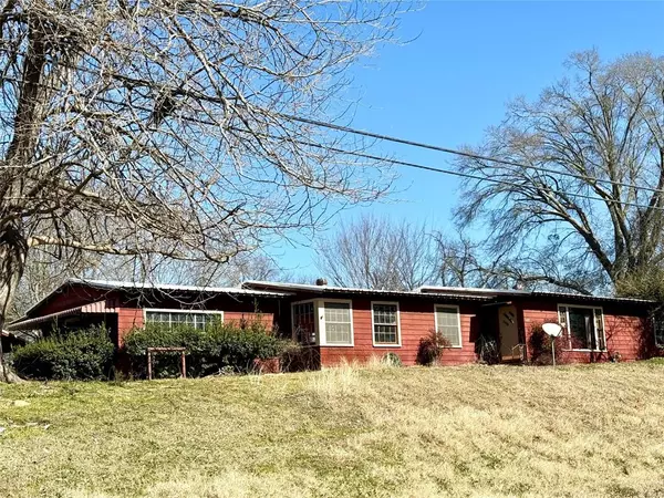 681 E High Street,  Grand Saline,  TX 75140