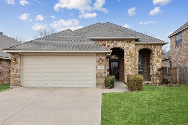 8313 Edgepoint Trail, Fort Worth, TX 76053