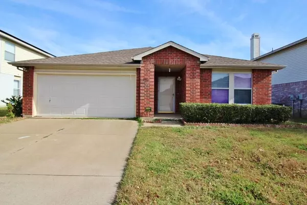 2936 Santa Sabina Drive, Grand Prairie, TX 75052