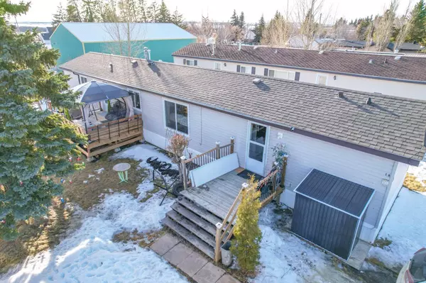 14 North Loop, Joffre, AB T4L 2N2