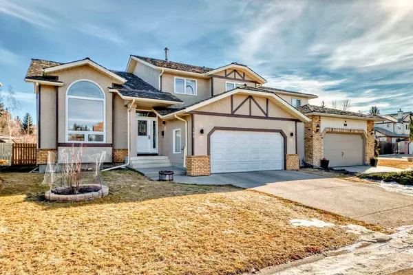 190 Woodbriar CIR Southwest, Calgary, AB T2W 6A7