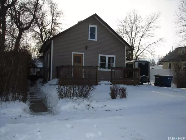 308 6th AVENUE E, Assiniboia, SK S0H 0B0