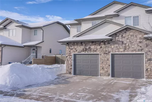 123 Meadowlark PARK,  Warman,  SK S0K 0A1