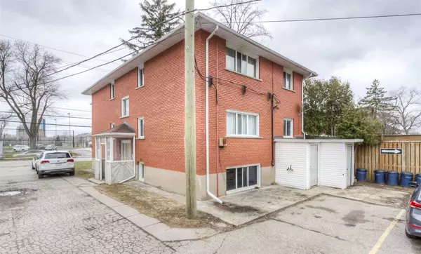 75 Highland RD E #4, Kitchener, ON N2M 3V8