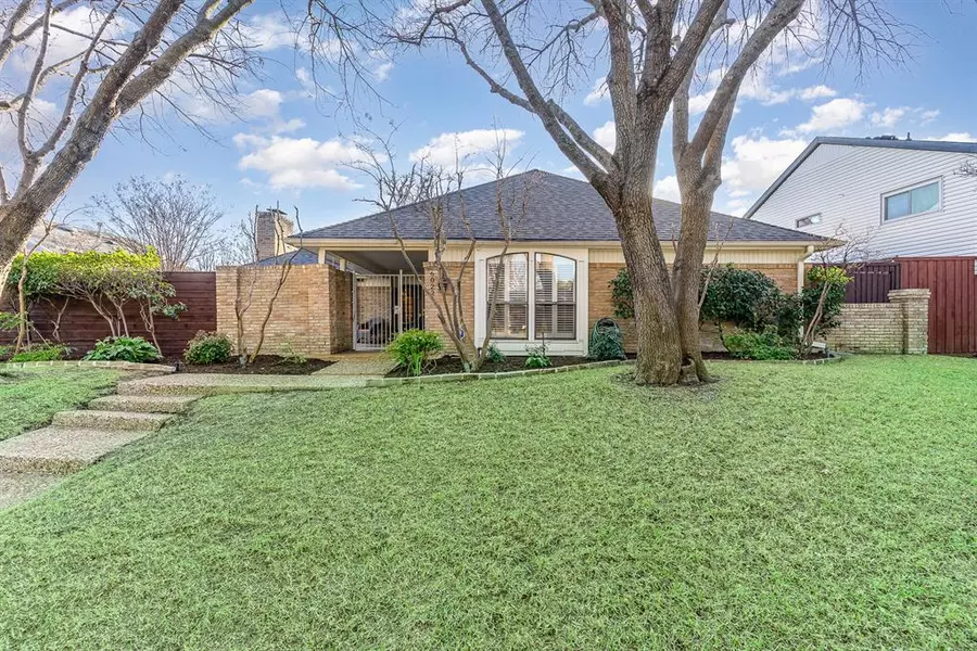 6022 Spring Flower Trail, Dallas, TX 75248