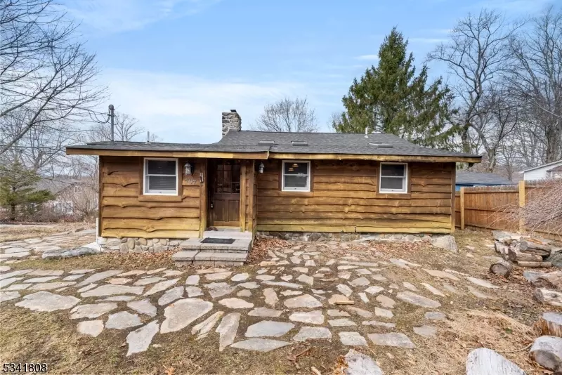 107 Cedar Dr, Andover Twp., NJ 07860