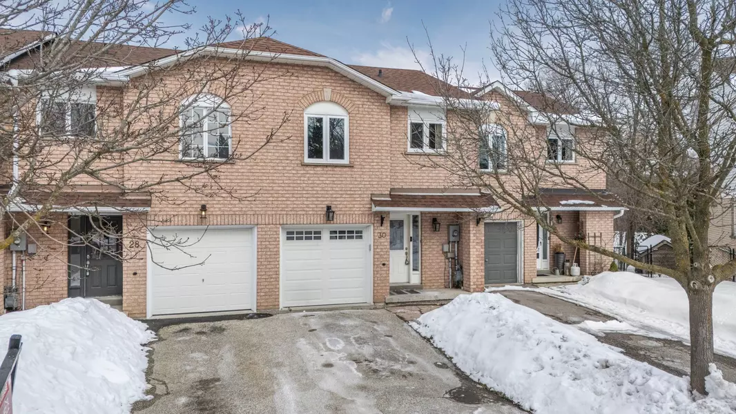 30 Royal Cedar CT, East Gwillimbury, ON L9N 1R7