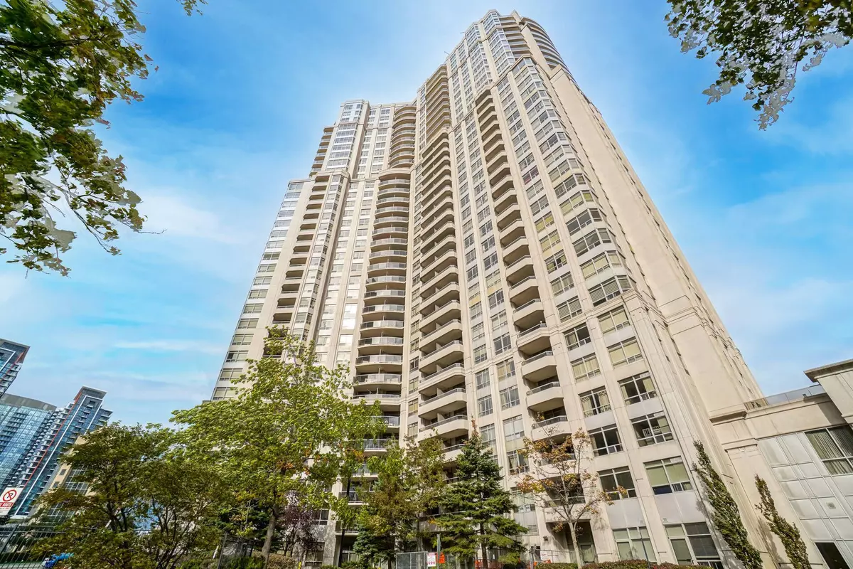 Mississauga, ON L5R 3Z5,35 Kingsbridge Garden CIR #506