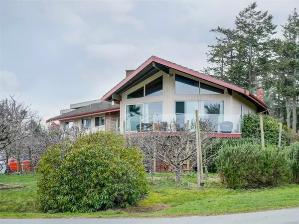 Saanich, BC V8N 4M2,3990 Smugglers Cove Rd