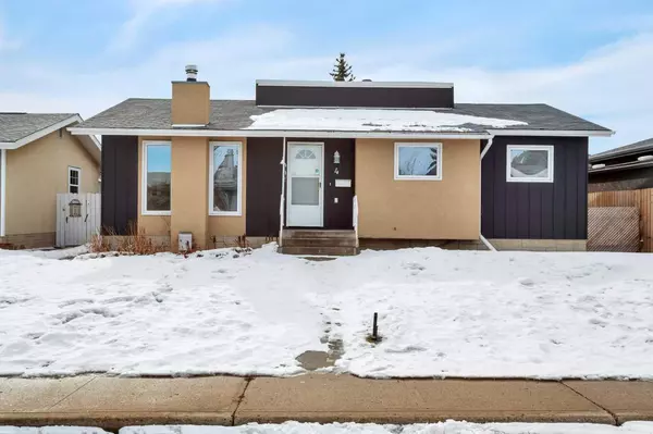 4 Orwell Close, Red Deer, AB T4N 5J2