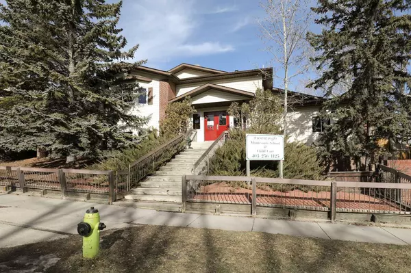 36 Millrise DR Southwest, Calgary, AB T2Y 2C6