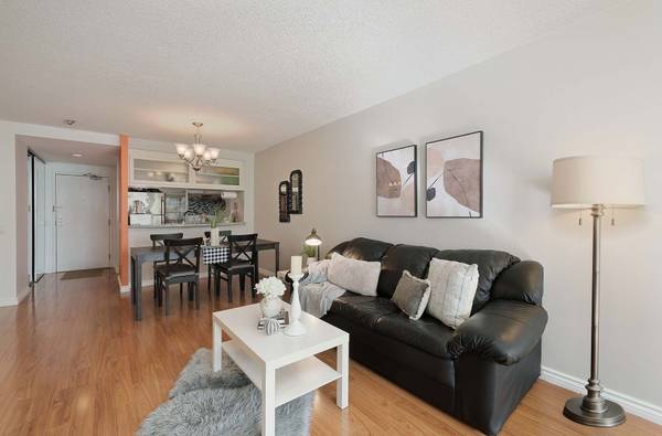 7 Bishop AVE #1203, Toronto C14, ON M2M 4J4