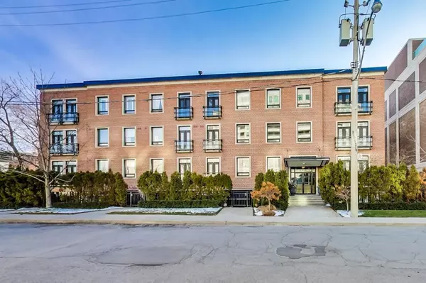 33 Price ST #21, Toronto C09, ON M4W 1Z1