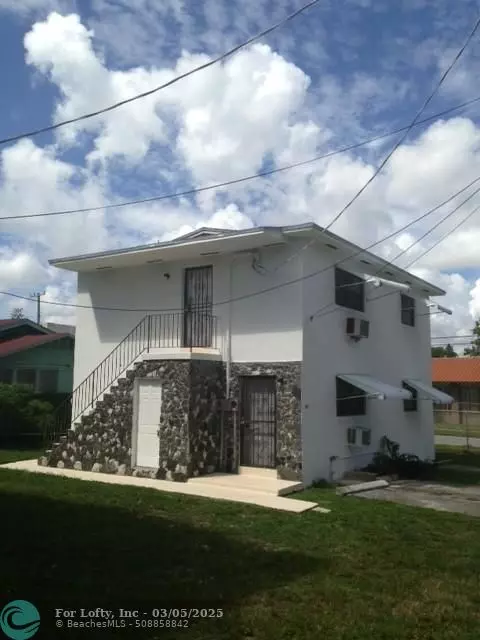 50-52 NE 66th St, Miami, FL 33138