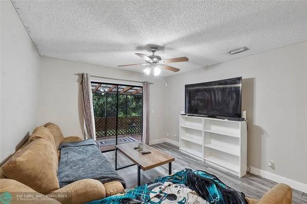 Sunrise, FL 33351,7907 NW 41st Ct  #7907