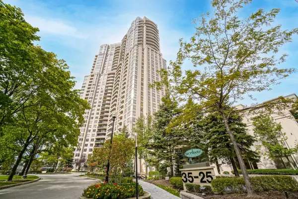 Mississauga, ON L5R 3Z5,35 Kingsbridge Garden CIR #506