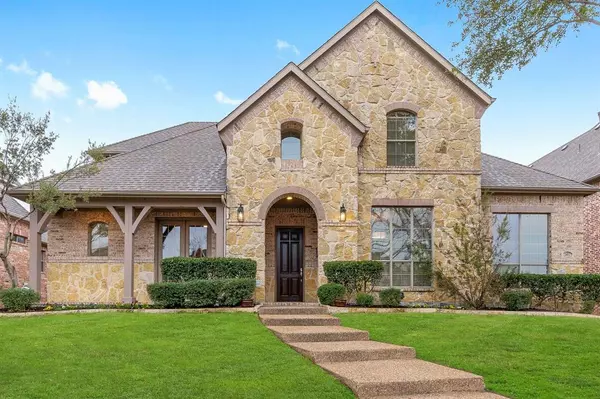 2412 Lady Of The Lake Boulevard, Lewisville, TX 75056