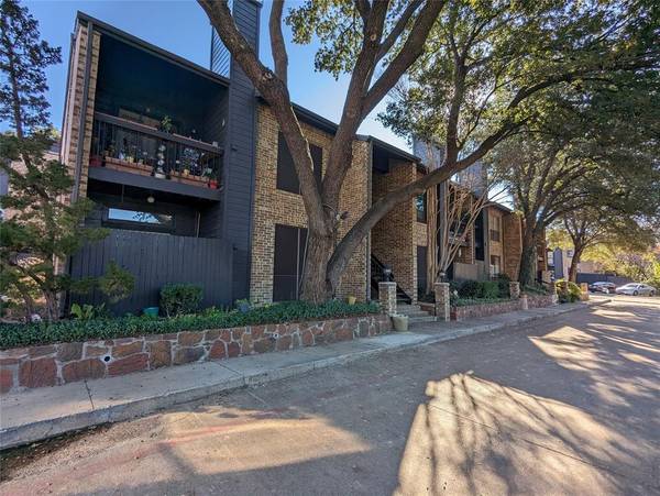 7525 Holly Hill Drive #23, Dallas, TX 75231