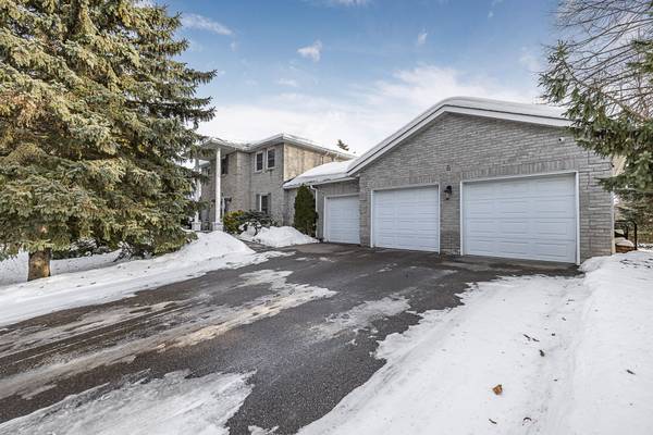 6 Marjorie DR, Whitchurch-stouffville, ON L4A 2C8