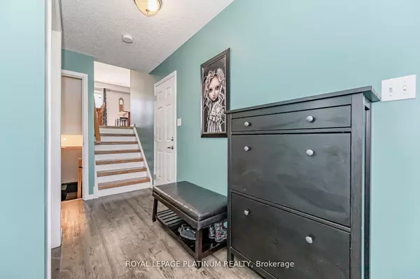 Kitchener, ON N2R 1X9,268 Sophia CRES