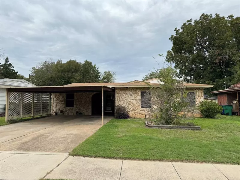 5828 Straley Avenue, Westworth Village, TX 76114