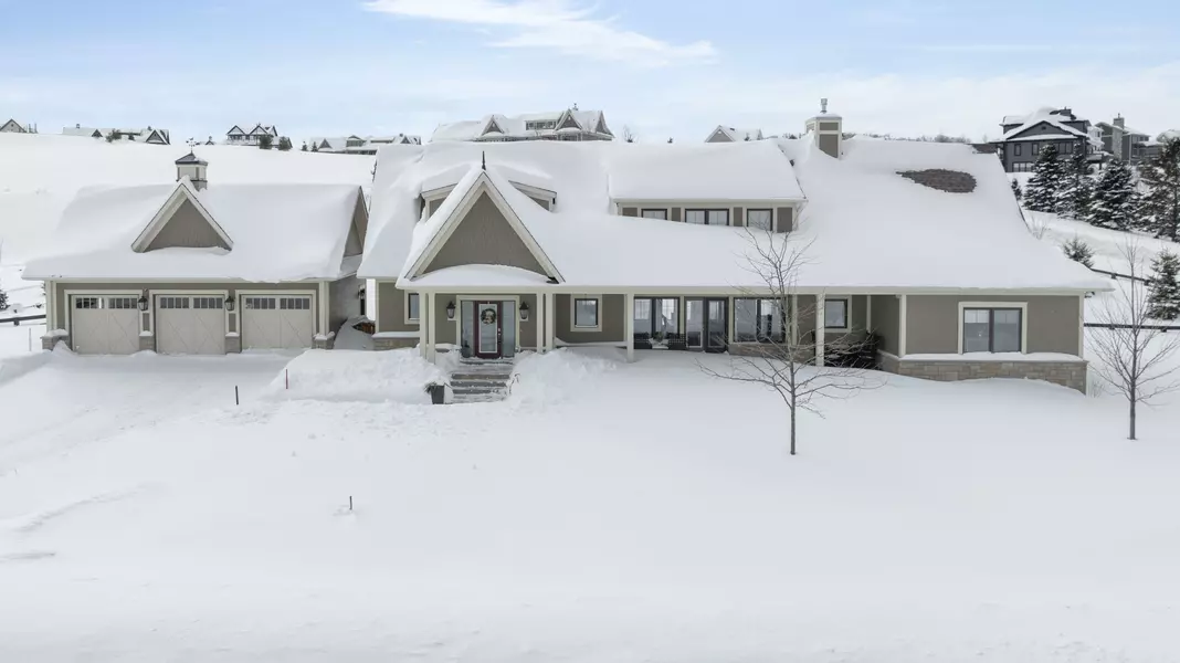 12 Thoroughbred DR, Oro-medonte, ON L0K 1E0