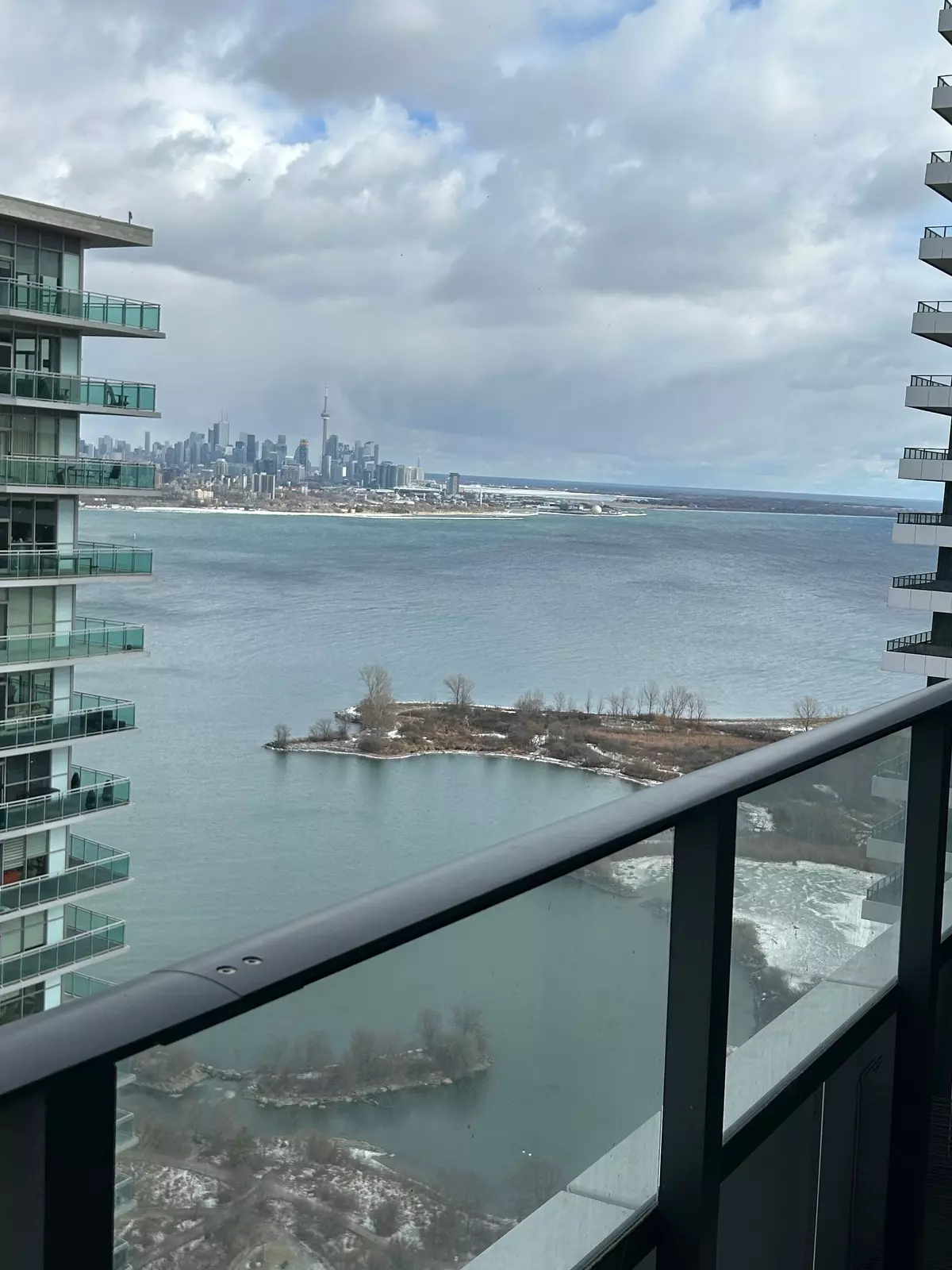 Toronto W06, ON M8V 0J1,30 Shore Breeze DR E #3914